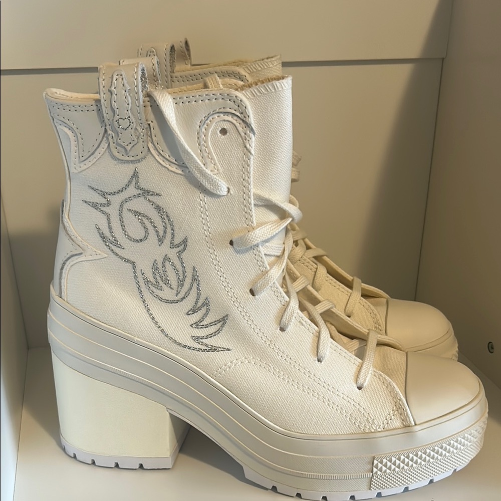 Stylish Cream High-Top Women's Shoes